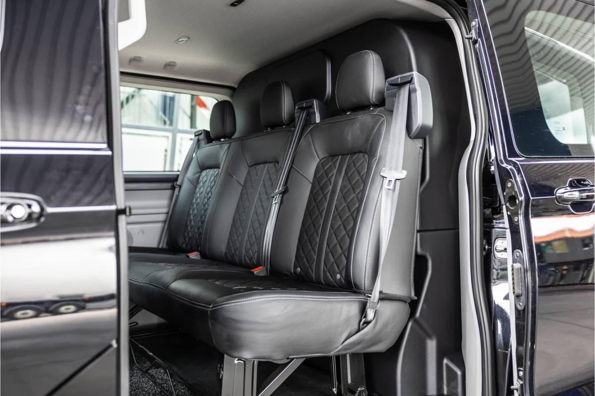 Ford Transit Custom Ford Transit Custom 320 2.0 TDCI L2H1 DC | Dubbel Cabine | L+R Schuifdeur | 5-Zitter | Camera | CarPlay | Lane Assist | PDC V+A | Raptor Edition | Verlengde fabrieksgarantie tot 12-2029