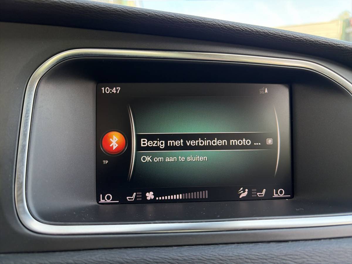 Volvo V40 Volvo V40 2.0 T3 Nordic+ / afneembare trekhaak / 17″ Velgen / Voorruit verwarming /