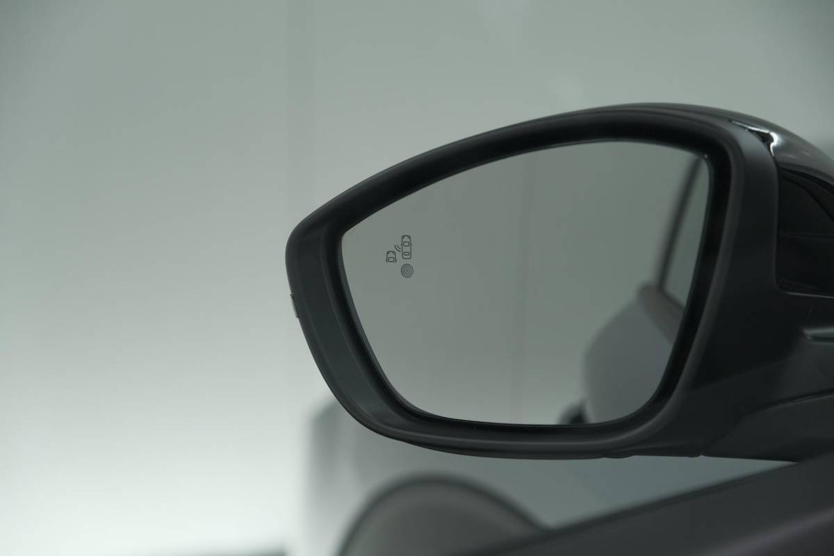 Peugeot 2008 Peugeot 2008 1.2 Hybrid 145 Allure | 360 Camera | Adaptieve Cruise Control | Dodehoekdetectie | Apple Carplay