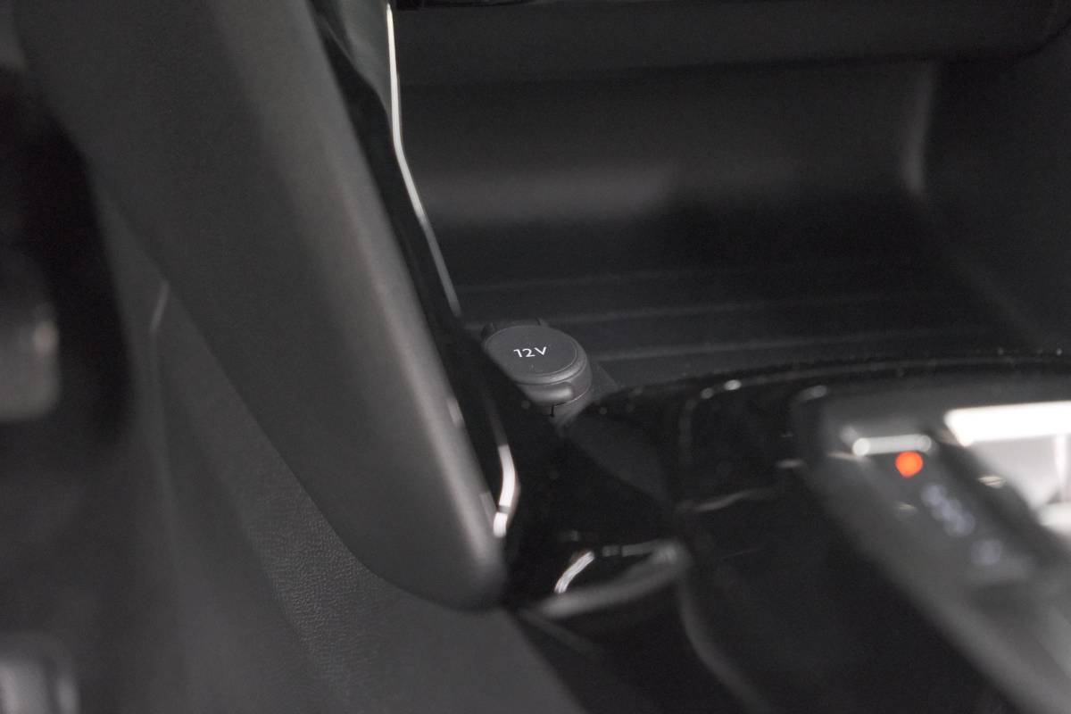 Peugeot 2008 Peugeot 2008 1.2 Hybrid 145 Allure | 360 Camera | Adaptieve Cruise Control | Dodehoekdetectie | Apple Carplay