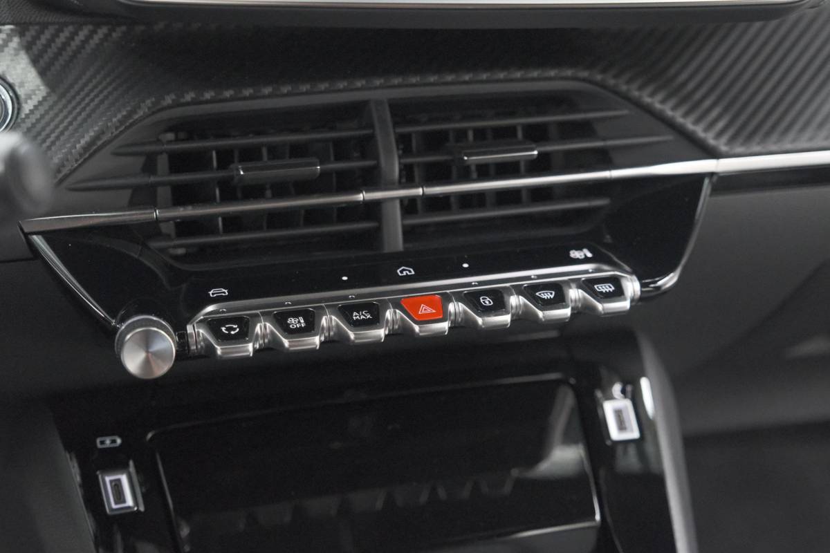 Peugeot 2008 Peugeot 2008 1.2 Hybrid 145 Allure | 360 Camera | Adaptieve Cruise Control | Dodehoekdetectie | Apple Carplay