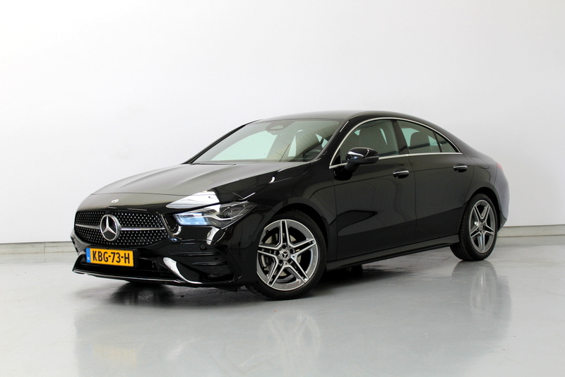 Mercedes-Benz CLA Mercedes-Benz CLA-klasse 180 AMG Line 136PK, SFEERVERLICHTING | STUUR/STOELVERWARMING | MBUX | LED