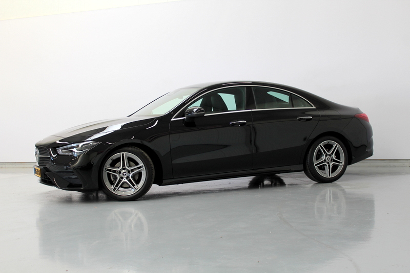 Mercedes-Benz CLA Mercedes-Benz CLA-klasse 180 AMG Line 136PK, SFEERVERLICHTING | STUUR/STOELVERWARMING | MBUX | LED