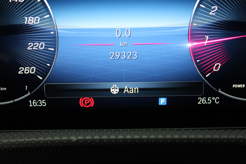 Mercedes-Benz CLA Mercedes-Benz CLA-klasse 180 AMG Line 136PK, SFEERVERLICHTING | STUUR/STOELVERWARMING | MBUX | LED