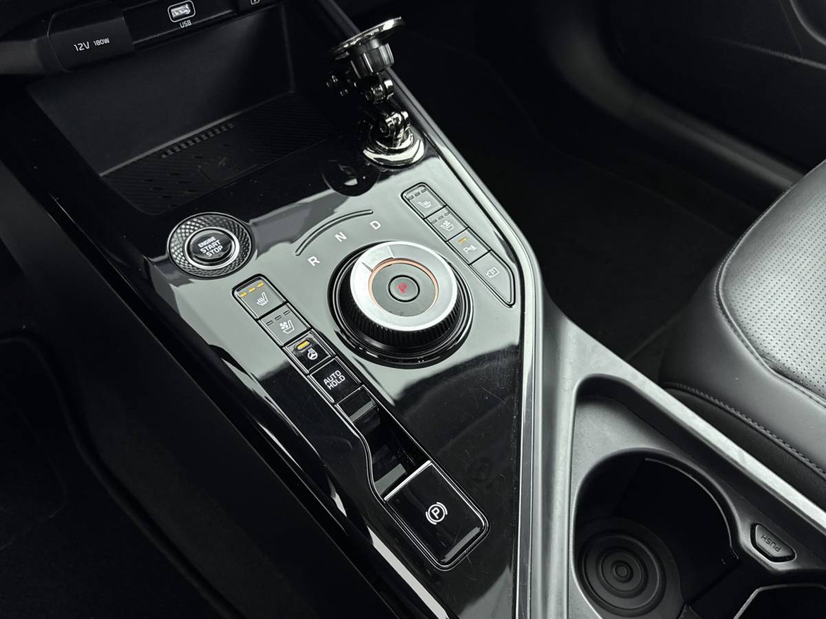 Kia Niro Kia Niro 1.6 GDi Hybrid ExecutiveLine // DEALERONDERHOUDEN // TREKHAAK // SCHUIFDAK //
