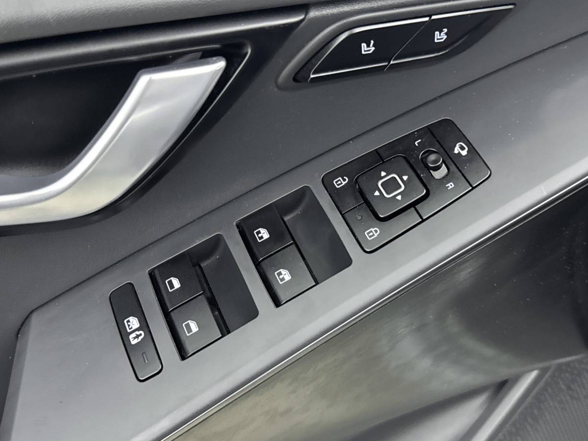 Kia Niro Kia Niro 1.6 GDi Hybrid ExecutiveLine // DEALERONDERHOUDEN // TREKHAAK // SCHUIFDAK //