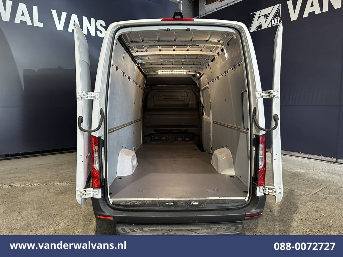 Mercedes-Benz Sprinter Mercedes-Benz Sprinter 317 CDI 170pk L3H2 Euro6 Airco | Camera | Apple Carplay | Android Auto | Stoelverwarming Bijrijdersbank