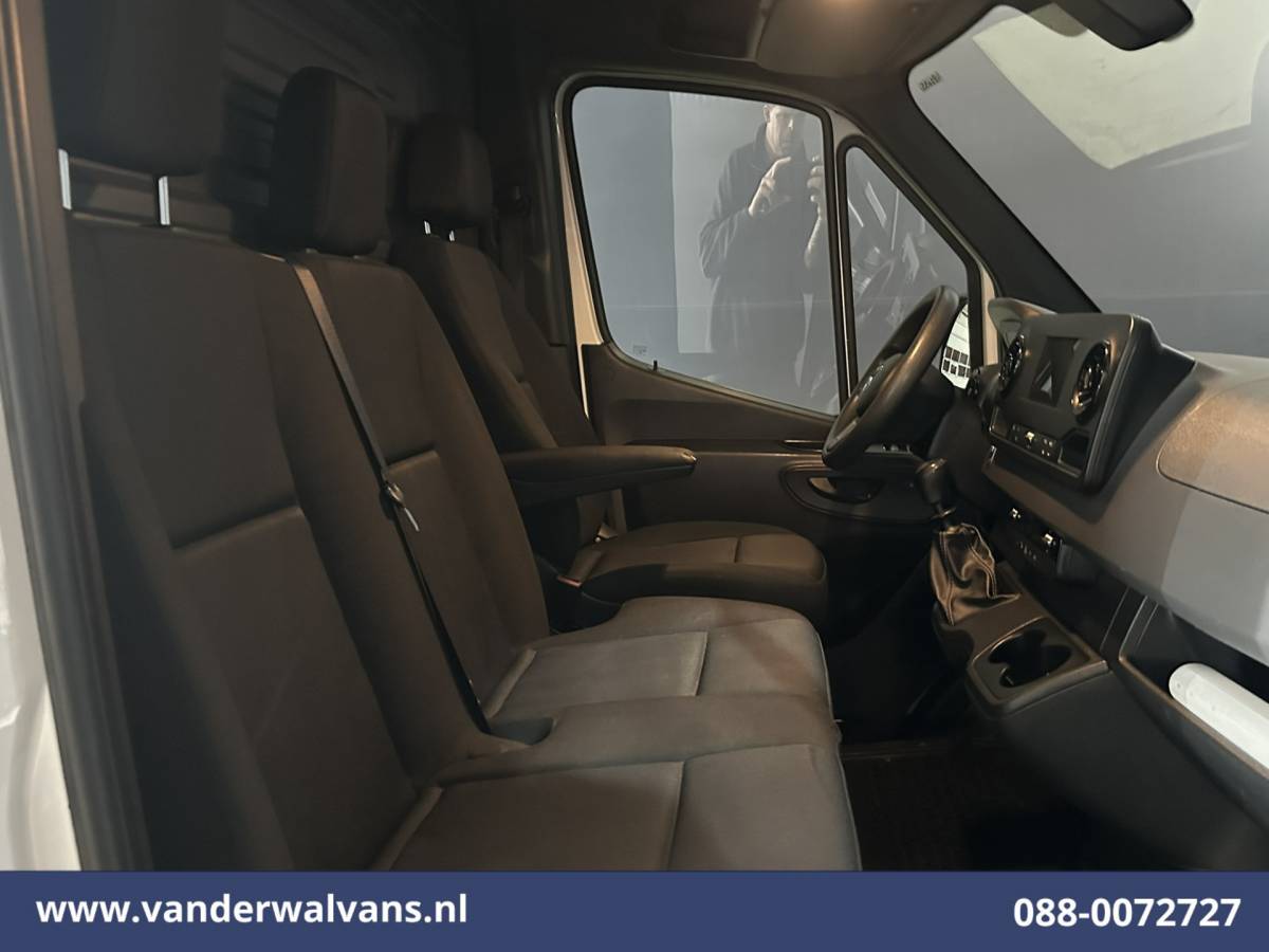 Mercedes-Benz Sprinter Mercedes-Benz Sprinter 317 CDI 170pk L3H2 Euro6 Airco | Camera | Apple Carplay | Android Auto | Stoelverwarming Bijrijdersbank