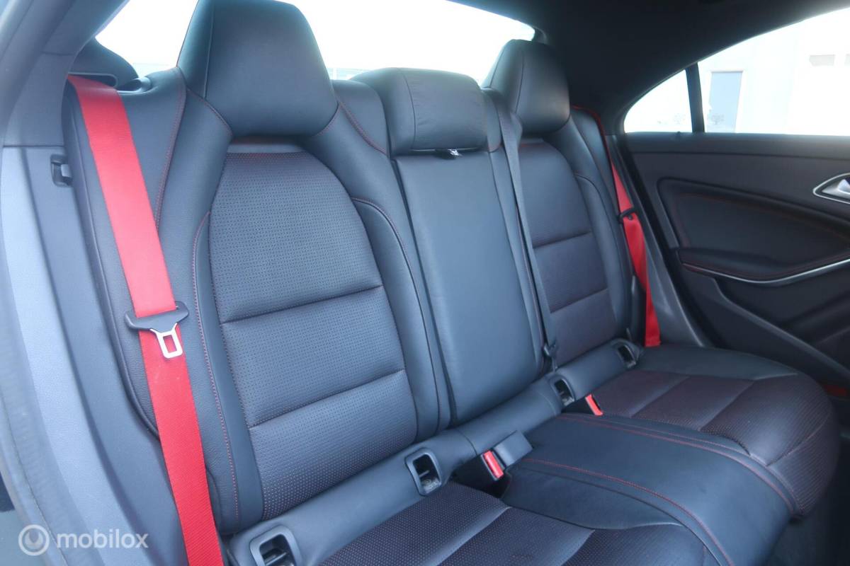 Mercedes-Benz CLA Mercedes CLA-klasse AMG 45 4MATIC