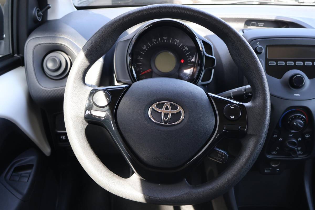 Toyota Aygo Toyota Aygo 1.0 VVT-i x-fun 1e Eigenaar | Dealer Onderh | BTW | NAP | Airco | Bluetooth | Elek Ramen | LED | Start/Stop | Hill-Hold