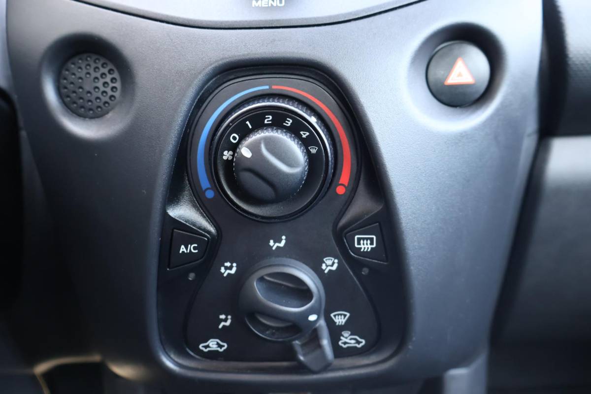 Toyota Aygo Toyota Aygo 1.0 VVT-i x-fun 1e Eigenaar | Dealer Onderh | BTW | NAP | Airco | Bluetooth | Elek Ramen | LED | Start/Stop | Hill-Hold