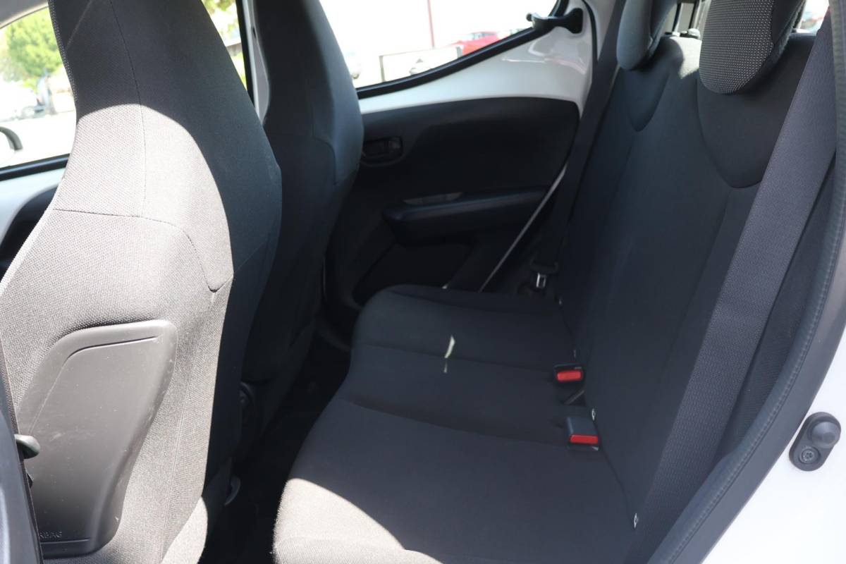 Toyota Aygo Toyota Aygo 1.0 VVT-i x-fun 1e Eigenaar | Dealer Onderh | BTW | NAP | Airco | Bluetooth | Elek Ramen | LED | Start/Stop | Hill-Hold