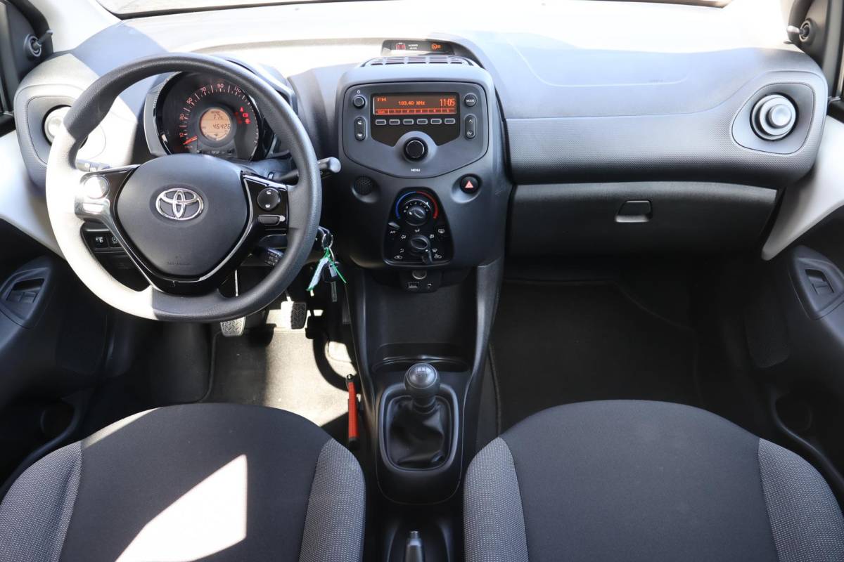 Toyota Aygo Toyota Aygo 1.0 VVT-i x-fun 1e Eigenaar | Dealer Onderh | BTW | NAP | Airco | Bluetooth | Elek Ramen | LED | Start/Stop | Hill-Hold