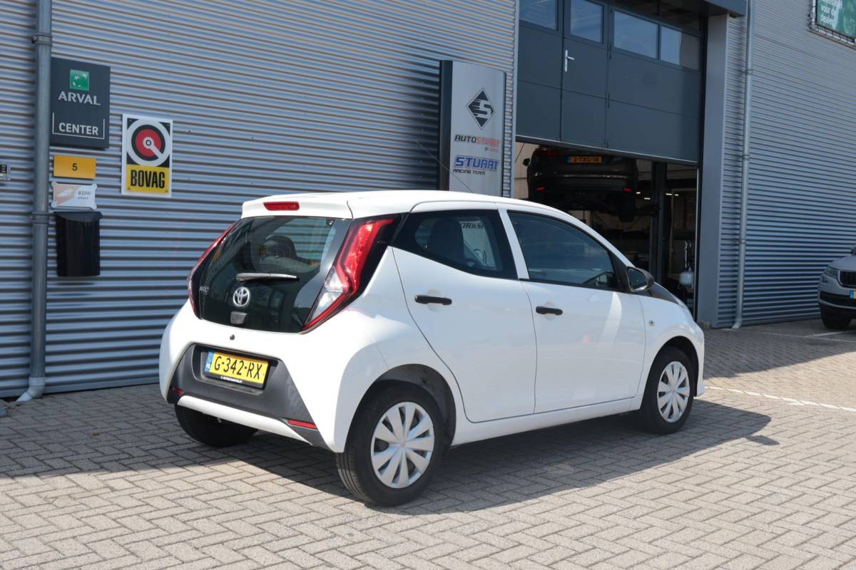 Toyota Aygo Toyota Aygo 1.0 VVT-i x-fun 1e Eigenaar | Dealer Onderh | BTW | NAP | Airco | Bluetooth | Elek Ramen | LED | Start/Stop | Hill-Hold
