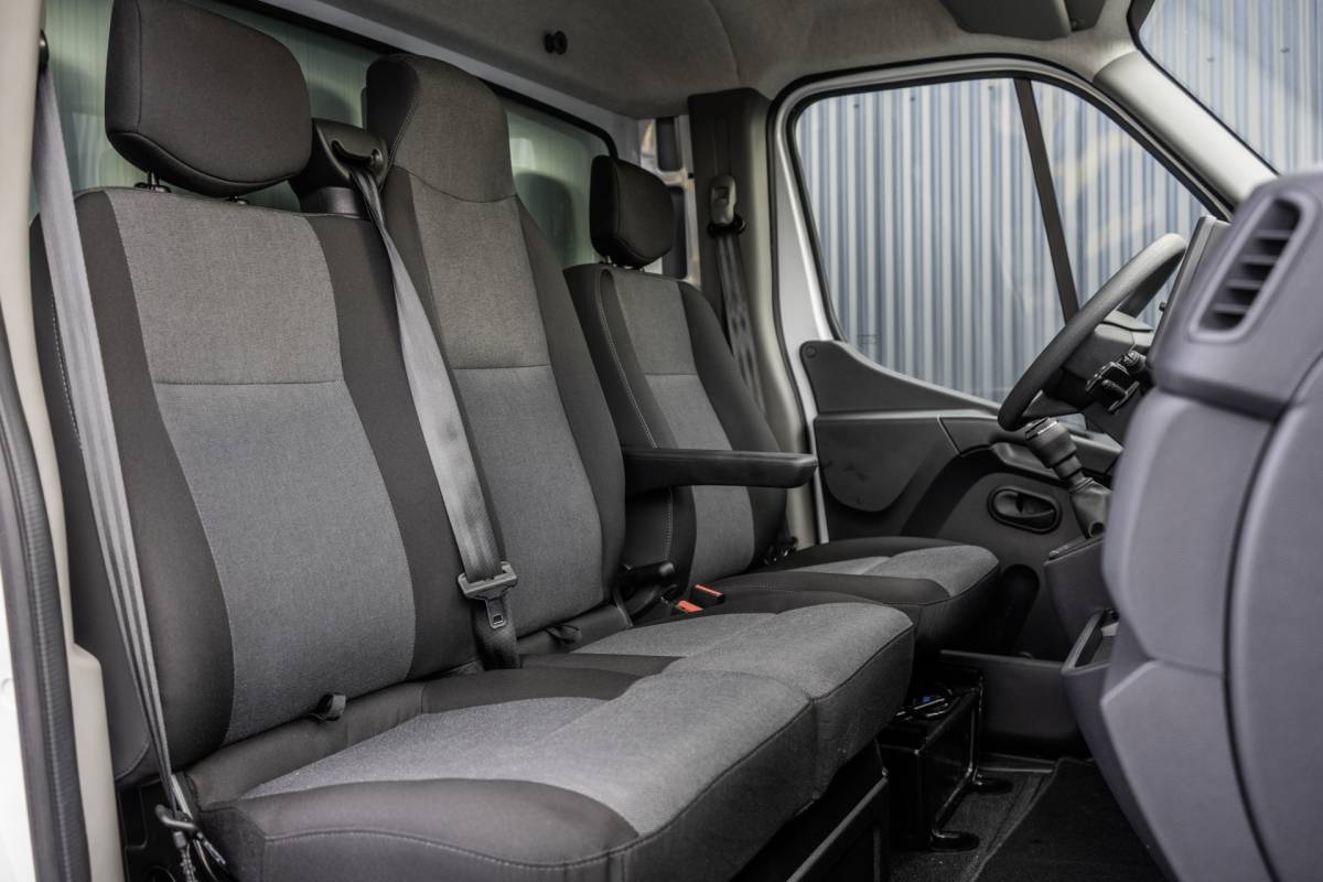 Nissan Interstar Nissan Interstar **2.3 dCi Bakwagen met deuren | 164 PK | Euro 6 | Cruise | Airco | MF Stuur**