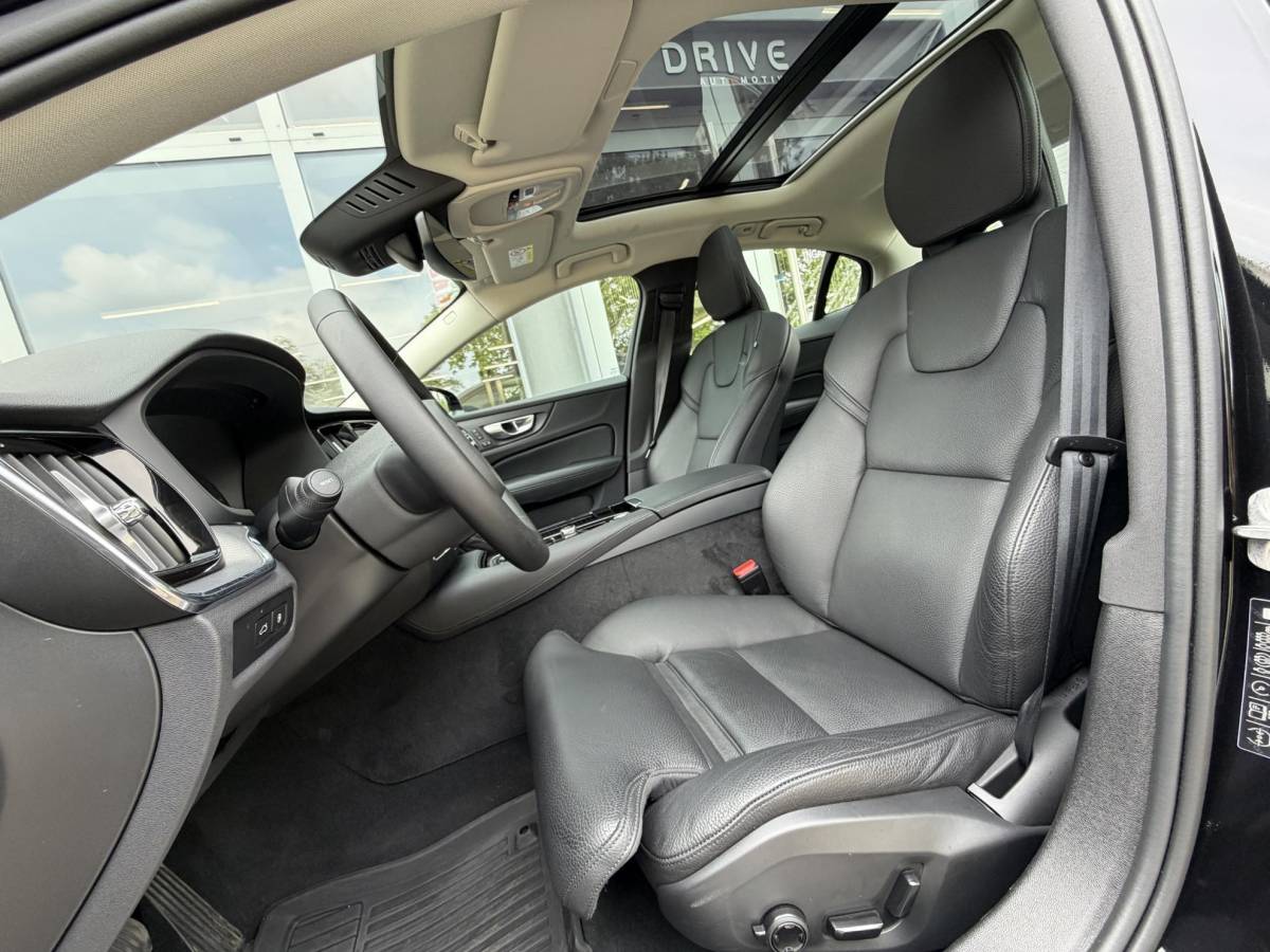Volvo S60 Volvo S60 2.0 Recharge T8 AWD 455PK Plus Bright |Schuif/kantel dak|H/K|360Cam|AutoPilot