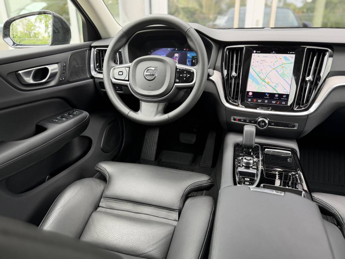 Volvo S60 Volvo S60 2.0 Recharge T8 AWD 455PK Plus Bright |Schuif/kantel dak|H/K|360Cam|AutoPilot