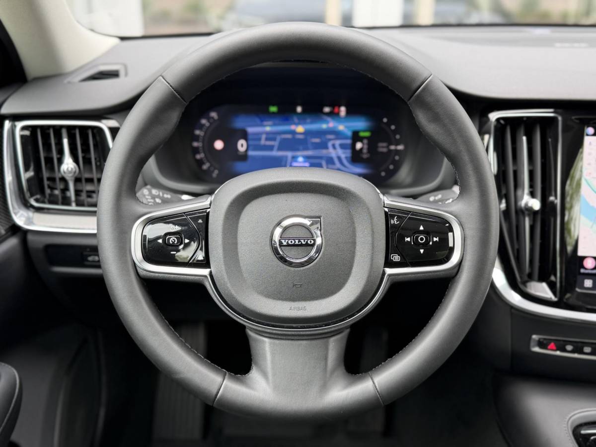 Volvo S60 Volvo S60 2.0 Recharge T8 AWD 455PK Plus Bright |Schuif/kantel dak|H/K|360Cam|AutoPilot