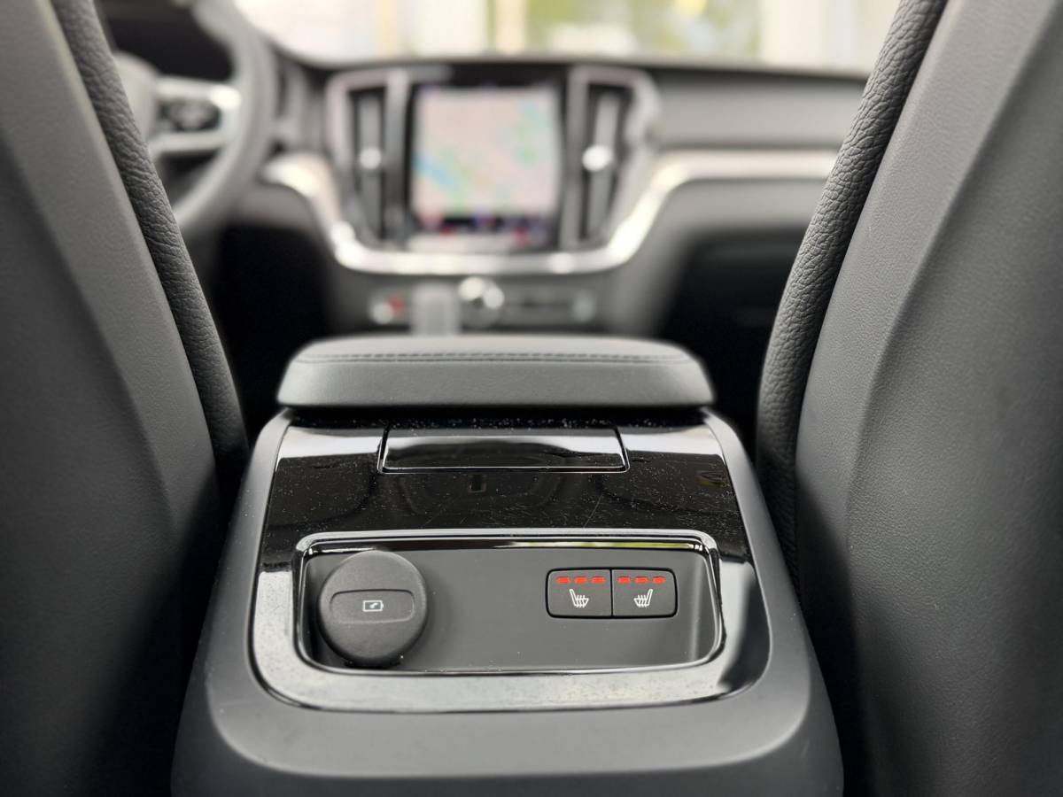 Volvo S60 Volvo S60 2.0 Recharge T8 AWD 455PK Plus Bright |Schuif/kantel dak|H/K|360Cam|AutoPilot