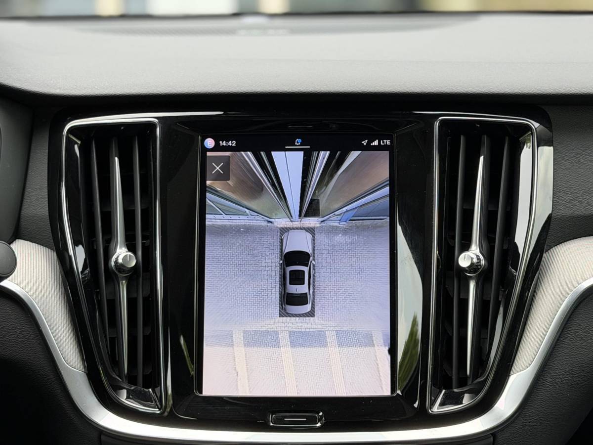 Volvo S60 Volvo S60 2.0 Recharge T8 AWD 455PK Plus Bright |Schuif/kantel dak|H/K|360Cam|AutoPilot