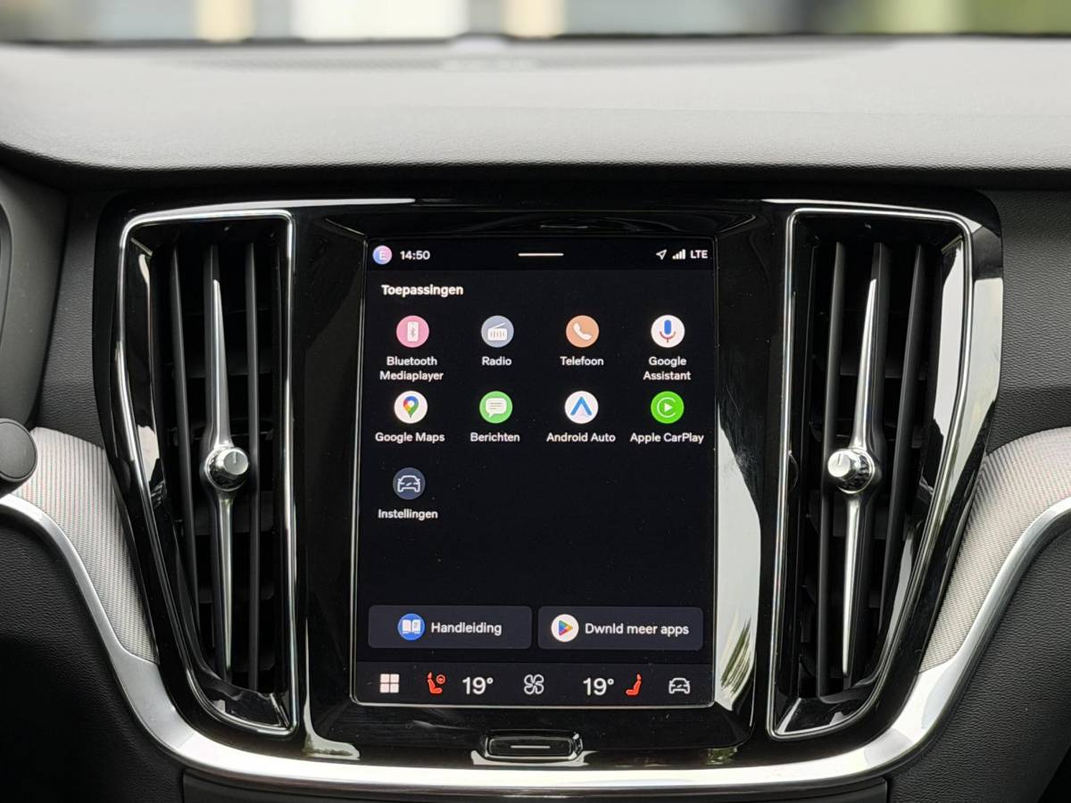 Volvo S60 Volvo S60 2.0 Recharge T8 AWD 455PK Plus Bright |Schuif/kantel dak|H/K|360Cam|AutoPilot