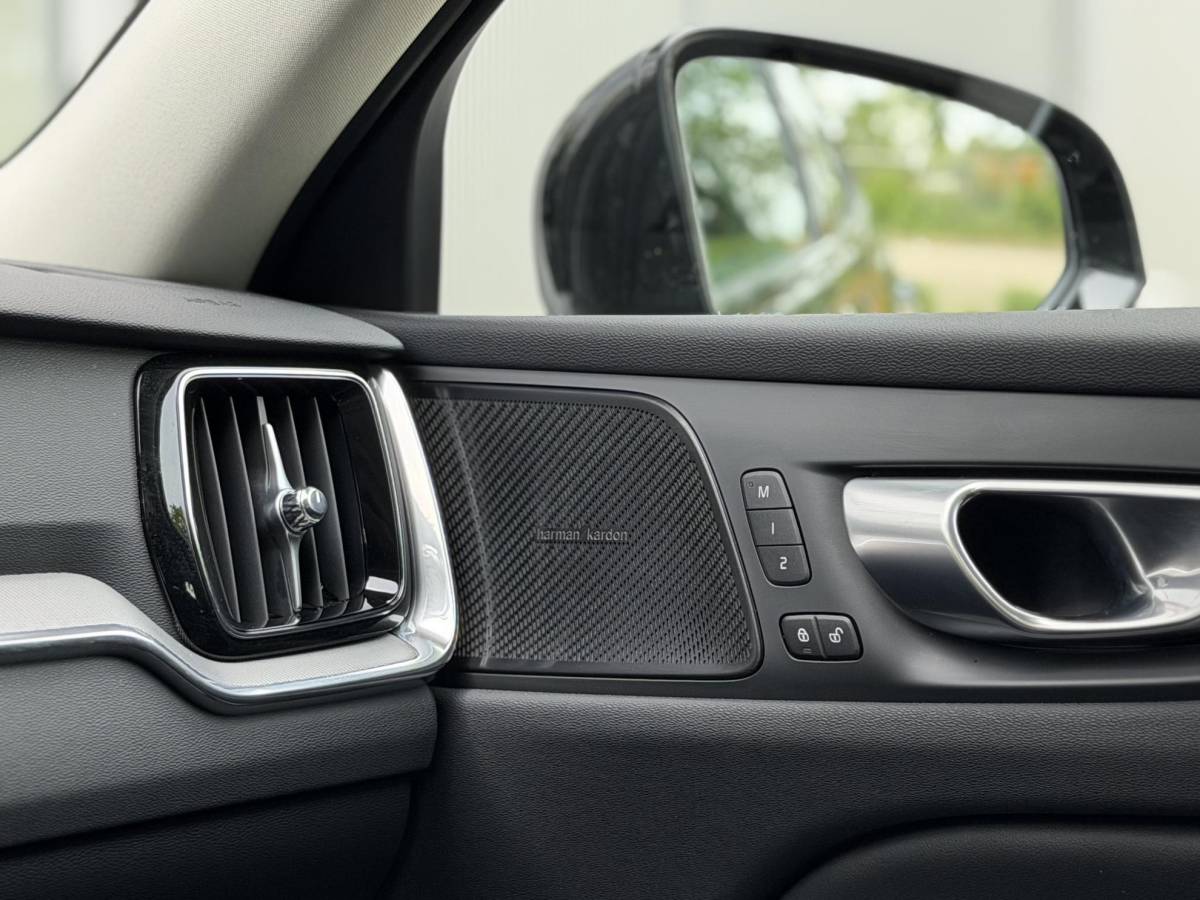Volvo S60 Volvo S60 2.0 Recharge T8 AWD 455PK Plus Bright |Schuif/kantel dak|H/K|360Cam|AutoPilot