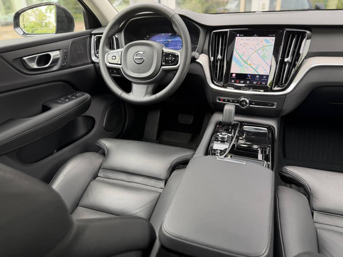 Volvo S60 Volvo S60 2.0 Recharge T8 AWD 455PK Plus Bright |Schuif/kantel dak|H/K|360Cam|AutoPilot