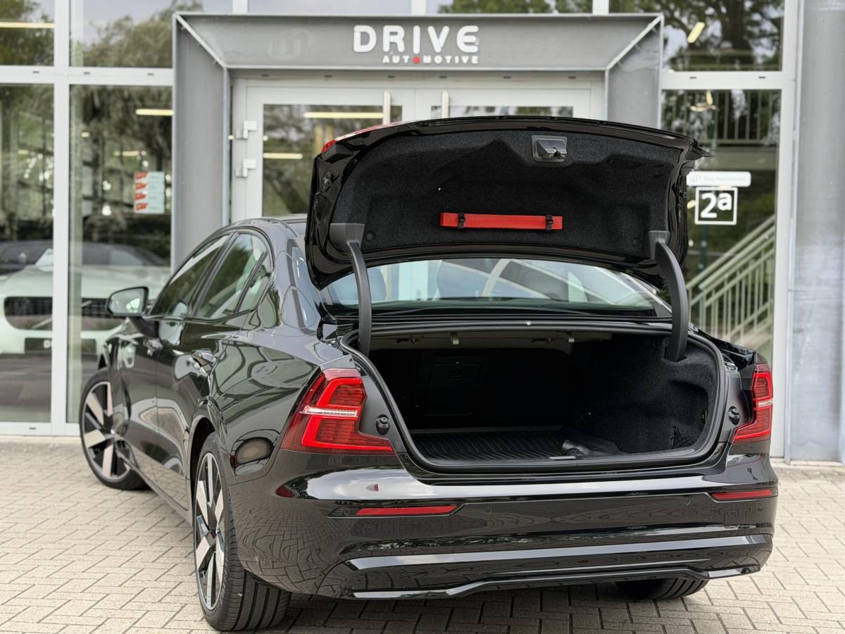 Volvo S60 Volvo S60 2.0 Recharge T8 AWD 455PK Plus Bright |Schuif/kantel dak|H/K|360Cam|AutoPilot
