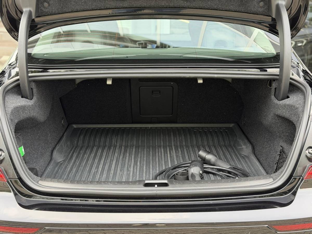 Volvo S60 Volvo S60 2.0 Recharge T8 AWD 455PK Plus Bright |Schuif/kantel dak|H/K|360Cam|AutoPilot