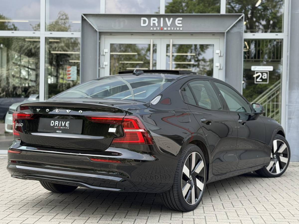 Volvo S60 Volvo S60 2.0 Recharge T8 AWD 455PK Plus Bright |Schuif/kantel dak|H/K|360Cam|AutoPilot