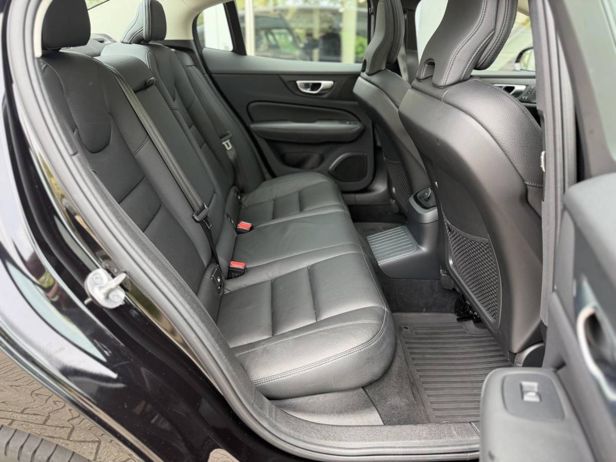 Volvo S60 Volvo S60 2.0 Recharge T8 AWD 455PK Plus Bright |Schuif/kantel dak|H/K|360Cam|AutoPilot