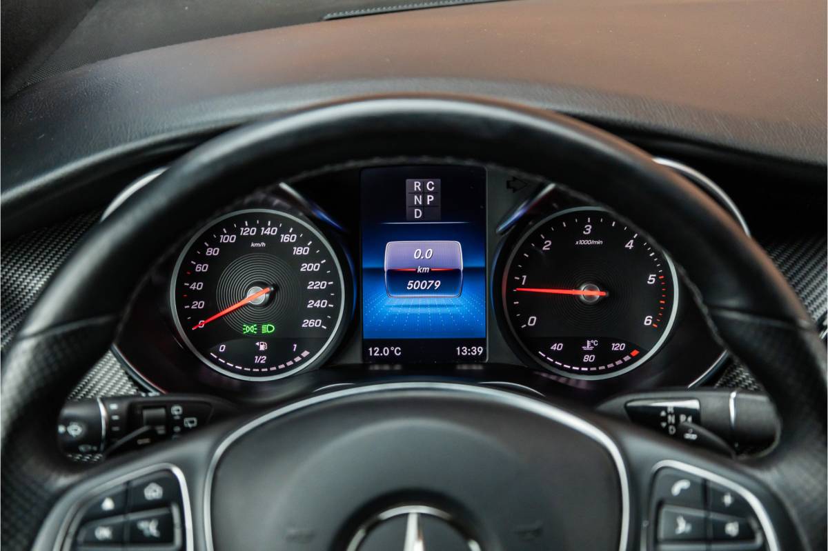 Mercedes-Benz V-Klasse Mercedes-Benz V-Klasse 300d DC  | AMG | 4-Matic | 360 Camera | Stoelventilatie | CarPlay | Navigatie | Lederen bekleding | Elek schuifdeuren | LED koplampen | Elek achterklep | DAB | V300 | V300d | Nieuwe APK | Dealer onderhouden