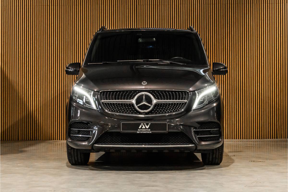Mercedes-Benz V-Klasse Mercedes-Benz V-Klasse 300d DC  | AMG | 4-Matic | 360 Camera | Stoelventilatie | CarPlay | Navigatie | Lederen bekleding | Elek schuifdeuren | LED koplampen | Elek achterklep | DAB | V300 | V300d | Nieuwe APK | Dealer onderhouden