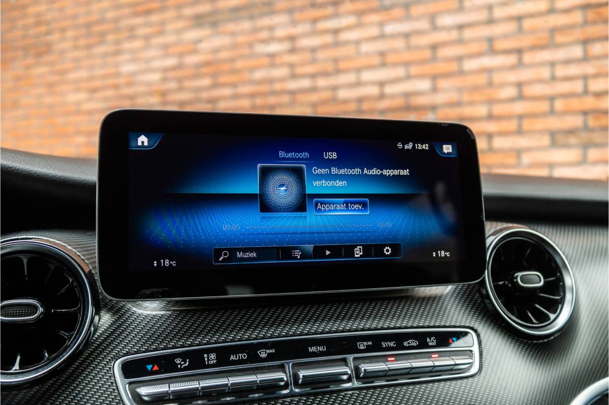 Mercedes-Benz V-Klasse Mercedes-Benz V-Klasse 300d DC  | AMG | 4-Matic | 360 Camera | Stoelventilatie | CarPlay | Navigatie | Lederen bekleding | Elek schuifdeuren | LED koplampen | Elek achterklep | DAB | V300 | V300d | Nieuwe APK | Dealer onderhouden
