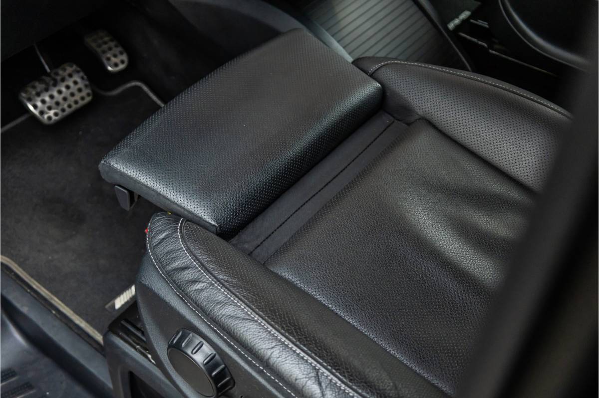Mercedes-Benz V-Klasse Mercedes-Benz V-Klasse 300d DC  | AMG | 4-Matic | 360 Camera | Stoelventilatie | CarPlay | Navigatie | Lederen bekleding | Elek schuifdeuren | LED koplampen | Elek achterklep | DAB | V300 | V300d | Nieuwe APK | Dealer onderhouden