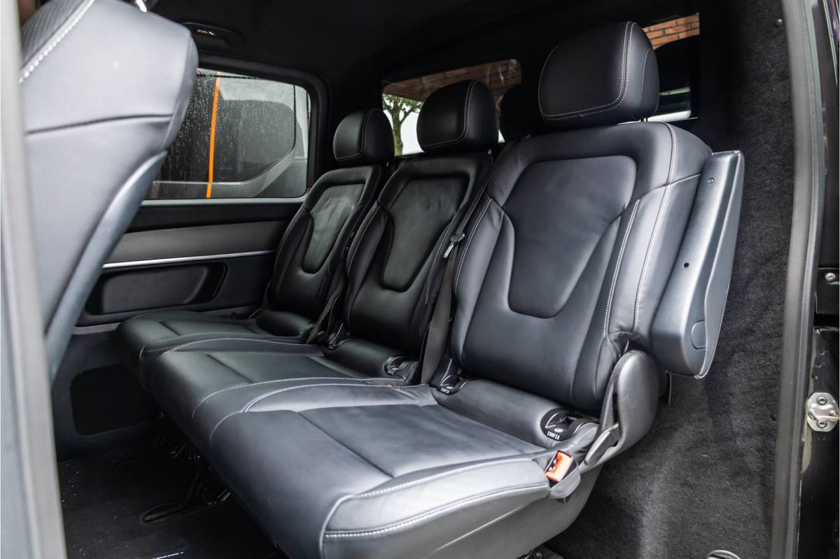 Mercedes-Benz V-Klasse Mercedes-Benz V-Klasse 300d DC  | AMG | 4-Matic | 360 Camera | Stoelventilatie | CarPlay | Navigatie | Lederen bekleding | Elek schuifdeuren | LED koplampen | Elek achterklep | DAB | V300 | V300d | Nieuwe APK | Dealer onderhouden