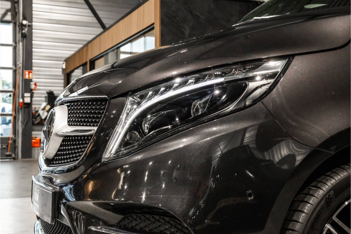 Mercedes-Benz V-Klasse Mercedes-Benz V-Klasse 300d DC  | AMG | 4-Matic | 360 Camera | Stoelventilatie | CarPlay | Navigatie | Lederen bekleding | Elek schuifdeuren | LED koplampen | Elek achterklep | DAB | V300 | V300d | Nieuwe APK | Dealer onderhouden