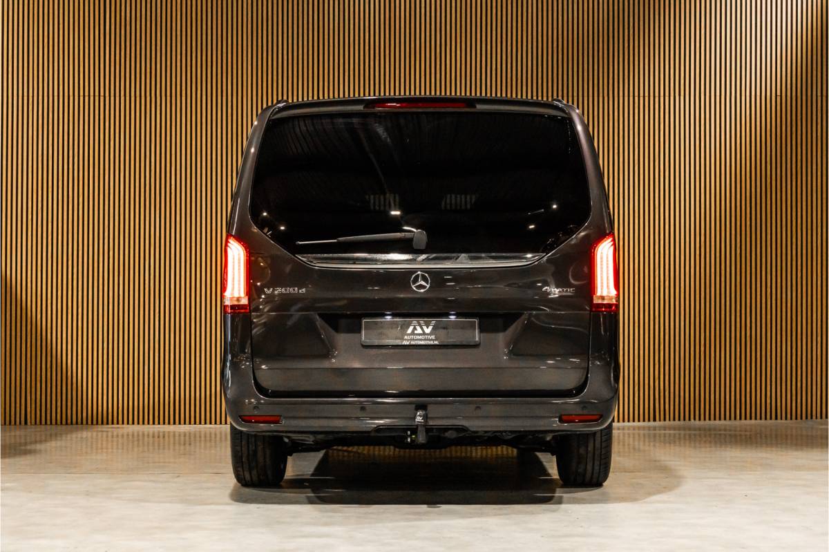 Mercedes-Benz V-Klasse Mercedes-Benz V-Klasse 300d DC  | AMG | 4-Matic | 360 Camera | Stoelventilatie | CarPlay | Navigatie | Lederen bekleding | Elek schuifdeuren | LED koplampen | Elek achterklep | DAB | V300 | V300d | Nieuwe APK | Dealer onderhouden