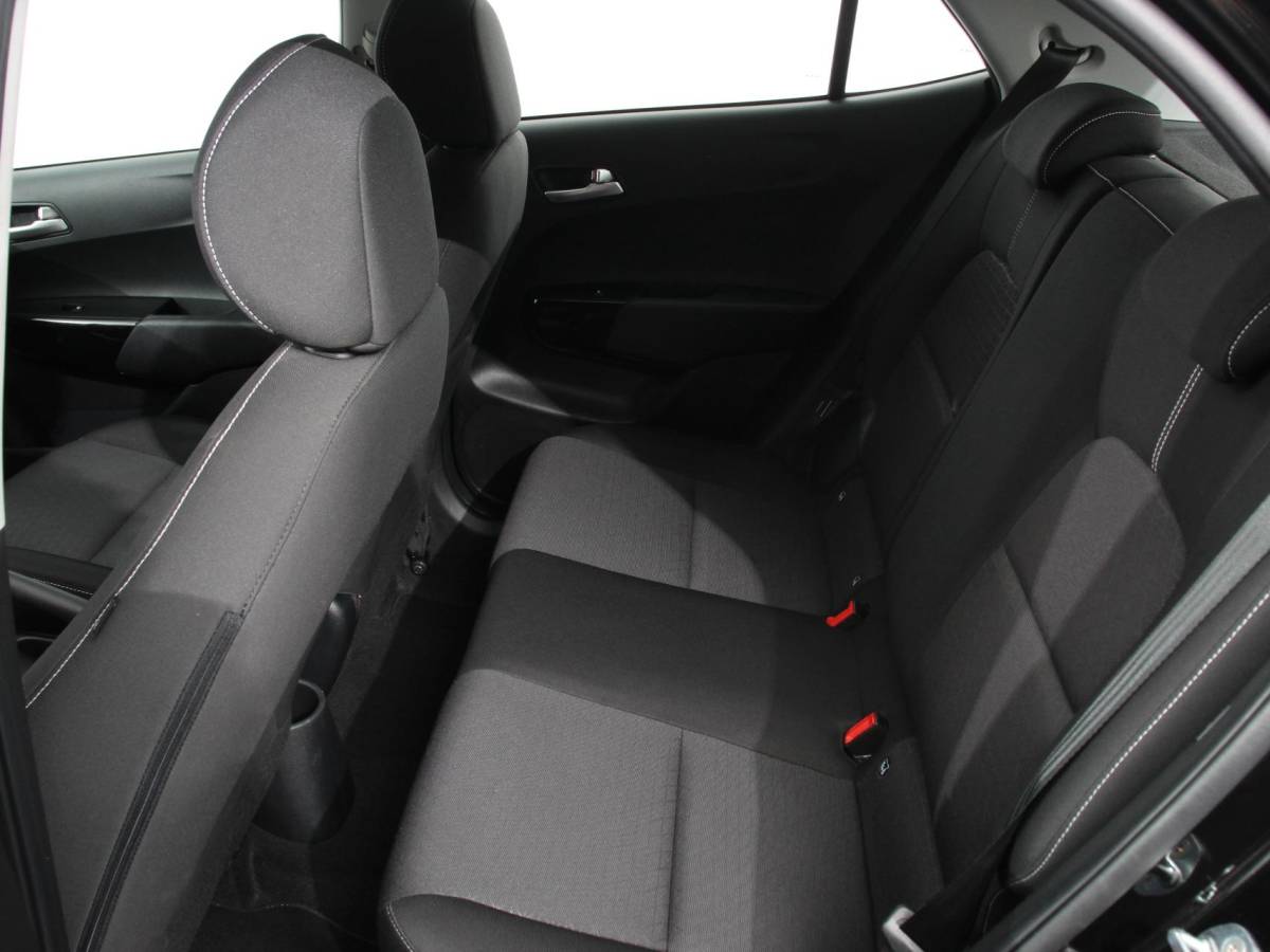 Kia Picanto Kia Picanto 1.0 DPi Automaat DynamicLine Navigatie Apple Carplay Android Auto Camera Airco DAB Lichtmetalen velgen Bluetooth