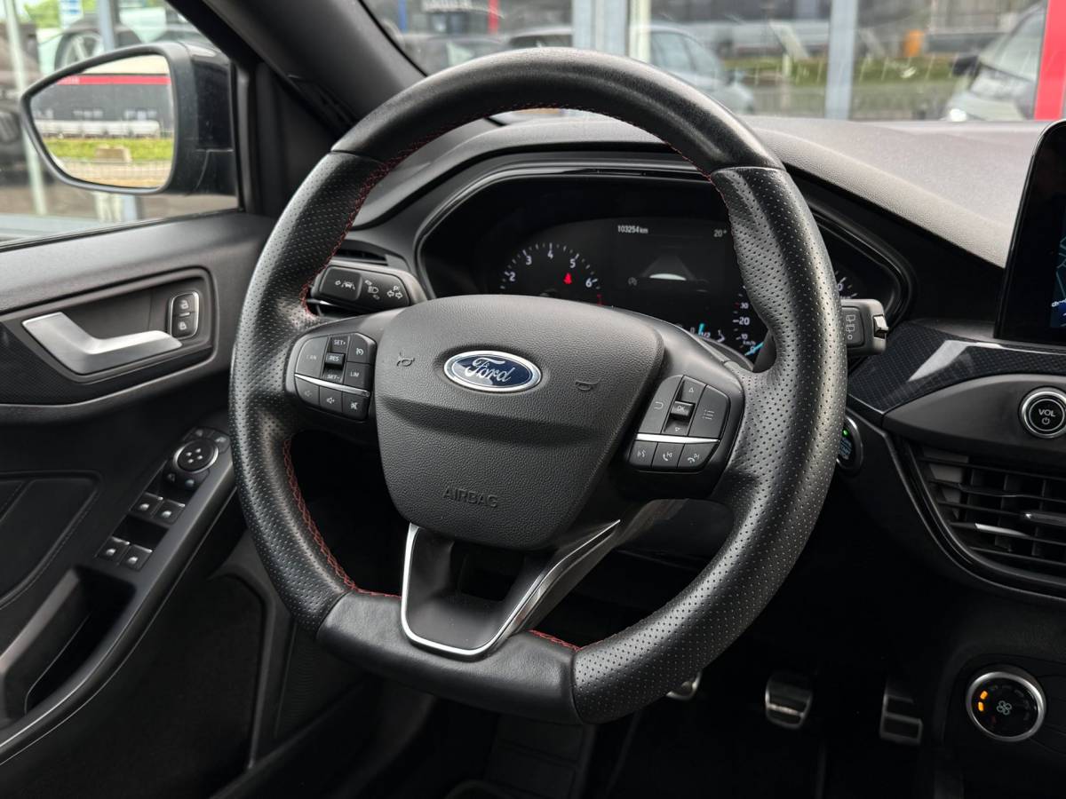 Ford Focus Ford Focus Wagon 1.0 EcoBoost ST Line Business | Leder | LED