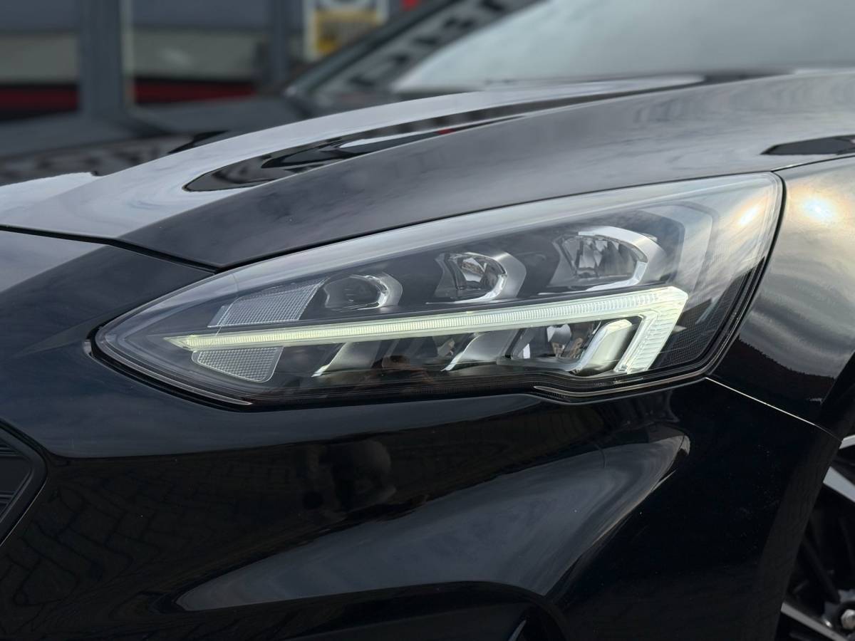 Ford Focus Ford Focus Wagon 1.0 EcoBoost ST Line Business | Leder | LED