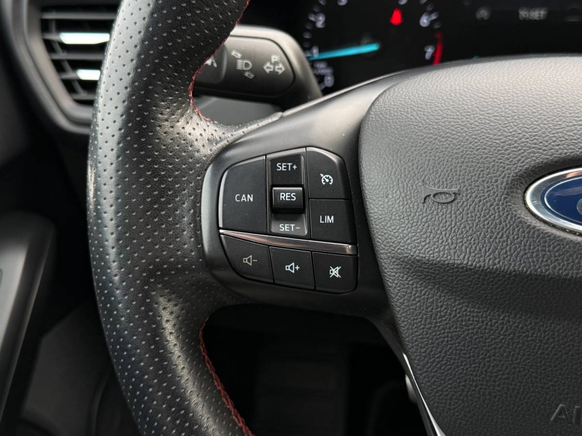 Ford Focus Ford Focus Wagon 1.0 EcoBoost ST Line Business | Leder | LED