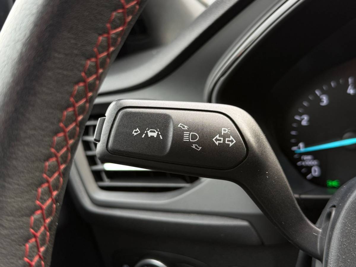 Ford Focus Ford Focus Wagon 1.0 EcoBoost ST Line Business | Leder | LED