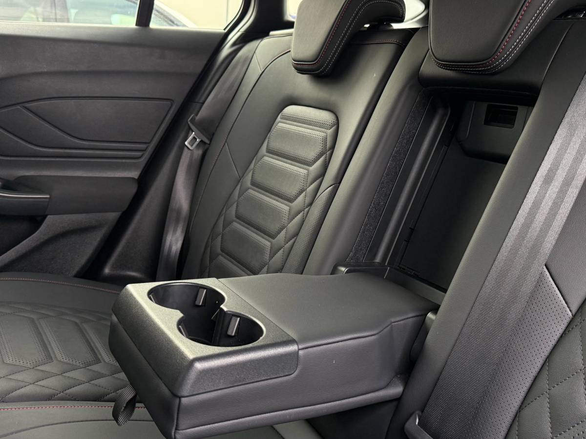 Ford Focus Ford Focus Wagon 1.0 EcoBoost ST Line Business | Leder | LED