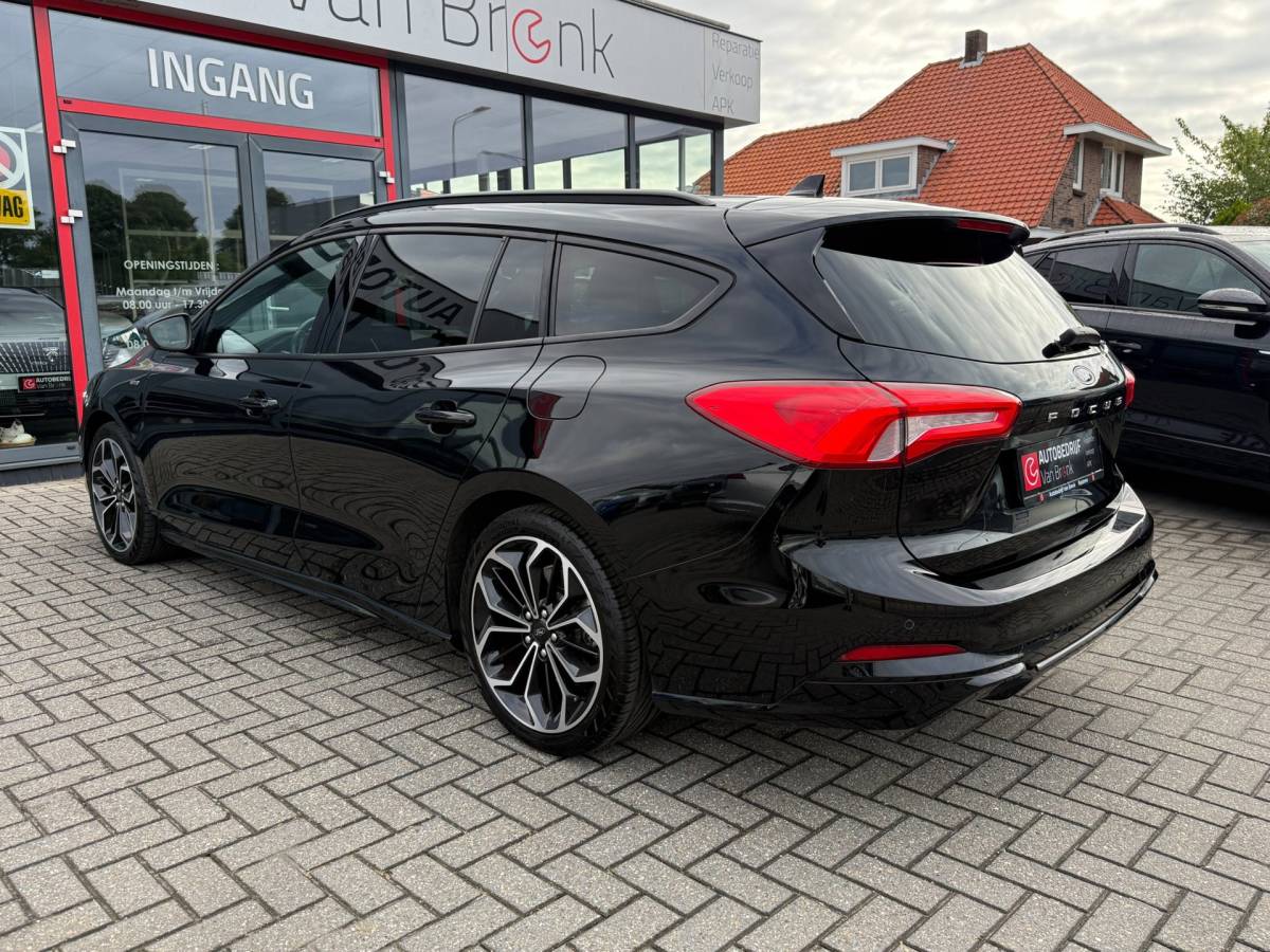 Ford Focus Ford Focus Wagon 1.0 EcoBoost ST Line Business | Leder | LED