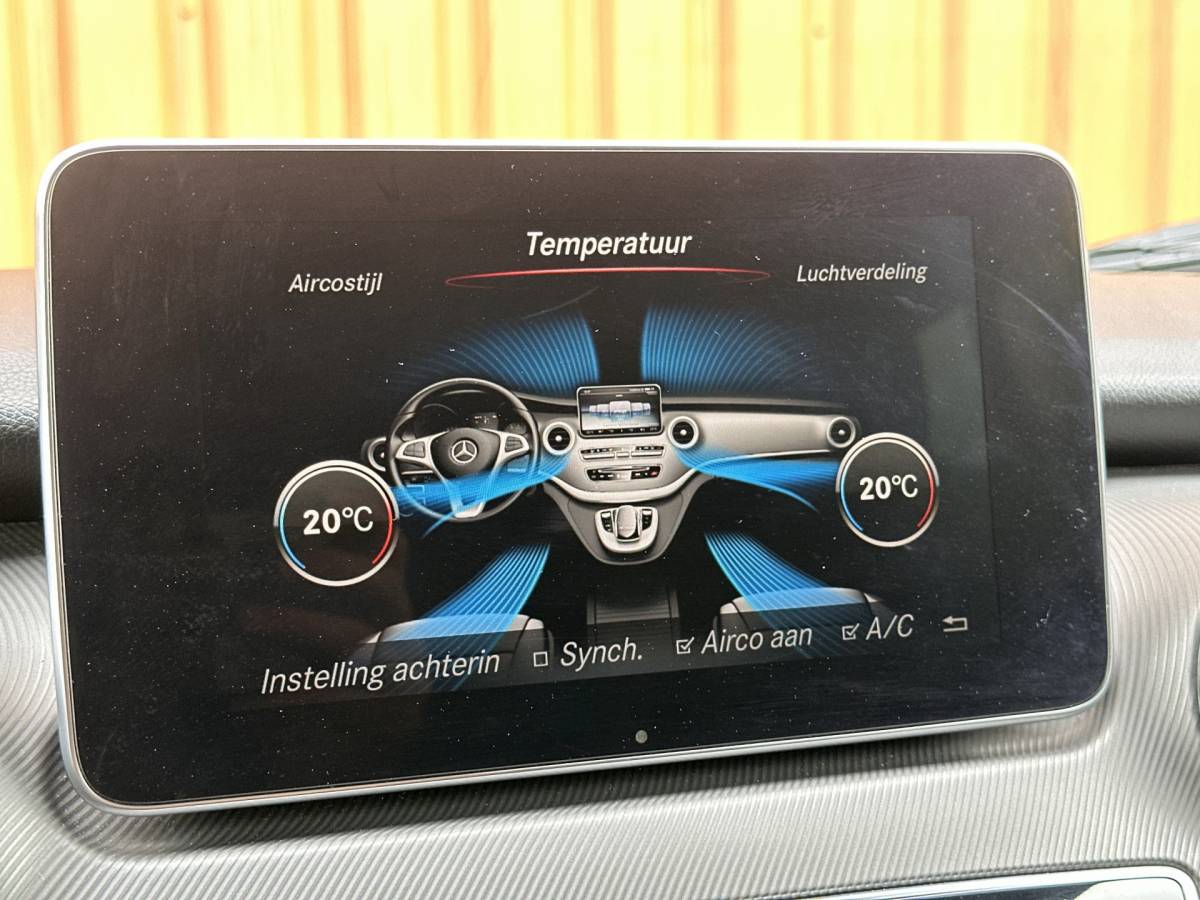 Mercedes-Benz V-Klasse Mercedes-Benz V-klasse 250 BlueTEC Lang DC Avantgarde Edition | Luchtvering | 5 Persoons | LED | Elektrische Schuifdeuren | Sfeerverlichting | Trekhaak | Airconditioning |
