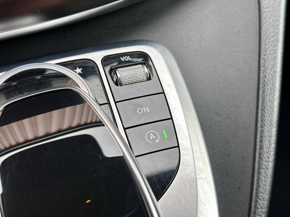 Mercedes-Benz V-Klasse Mercedes-Benz V-klasse 250 BlueTEC Lang DC Avantgarde Edition | Luchtvering | 5 Persoons | LED | Elektrische Schuifdeuren | Sfeerverlichting | Trekhaak | Airconditioning |