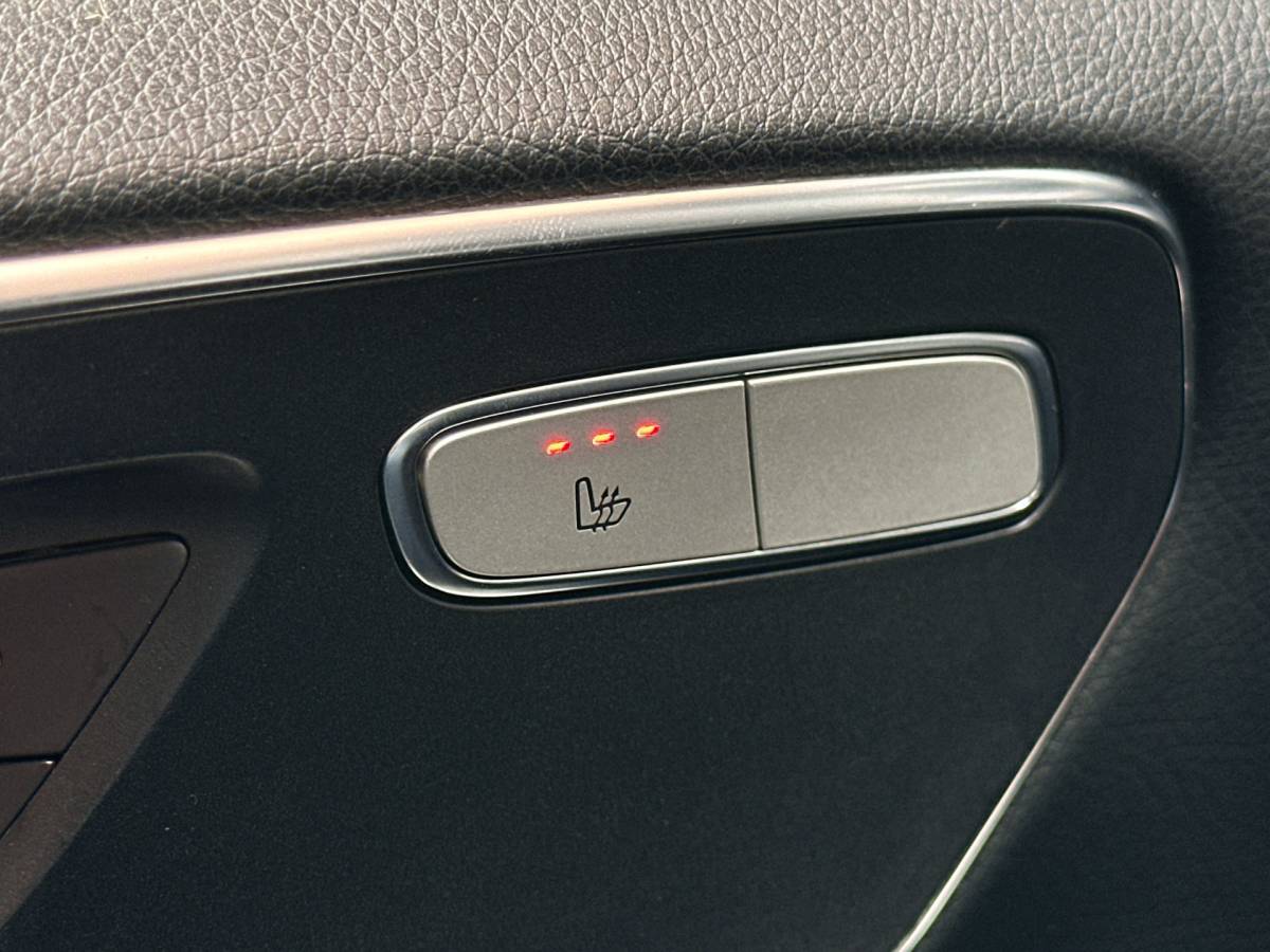 Mercedes-Benz V-Klasse Mercedes-Benz V-klasse 250 BlueTEC Lang DC Avantgarde Edition | Luchtvering | 5 Persoons | LED | Elektrische Schuifdeuren | Sfeerverlichting | Trekhaak | Airconditioning |