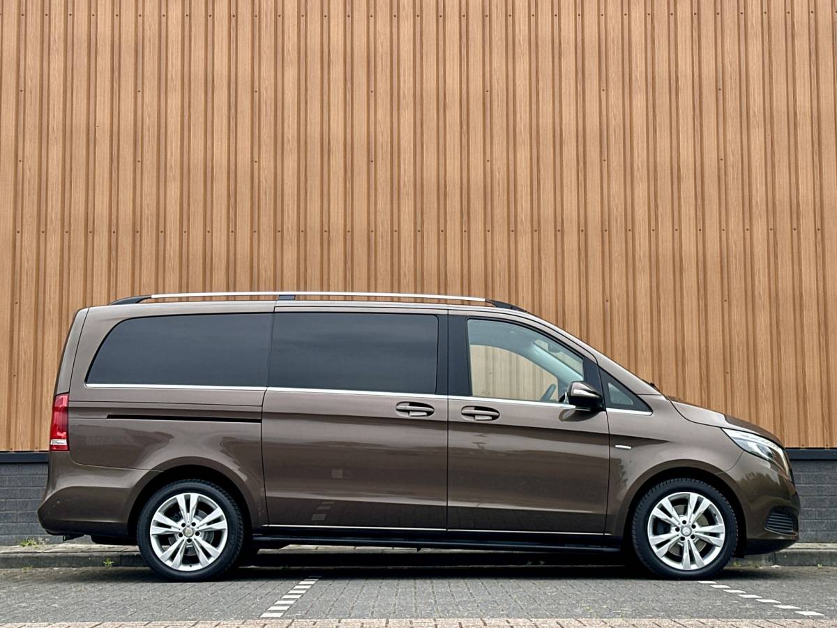 Mercedes-Benz V-Klasse Mercedes-Benz V-klasse 250 BlueTEC Lang DC Avantgarde Edition | Luchtvering | 5 Persoons | LED | Elektrische Schuifdeuren | Sfeerverlichting | Trekhaak | Airconditioning |