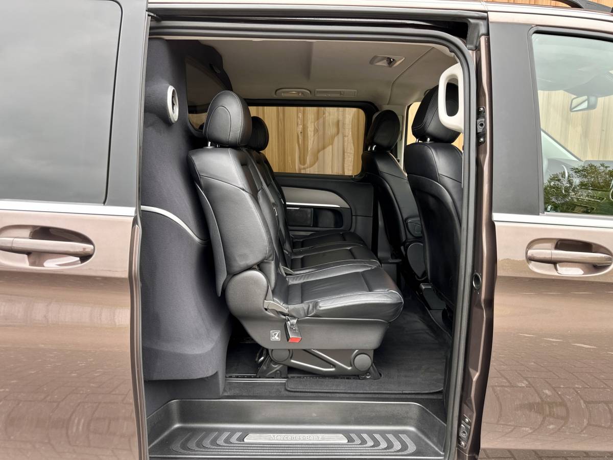 Mercedes-Benz V-Klasse Mercedes-Benz V-klasse 250 BlueTEC Lang DC Avantgarde Edition | Luchtvering | 5 Persoons | LED | Elektrische Schuifdeuren | Sfeerverlichting | Trekhaak | Airconditioning |